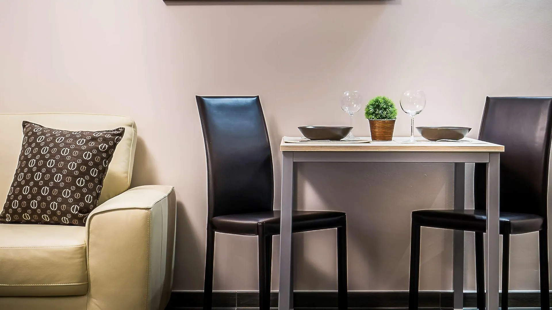 ***  Ibis Styles Charleroi Airport Aero 44 Hotel Belgium